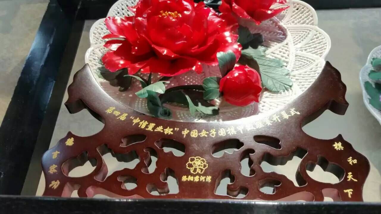 三个黑人玩一个女4P文