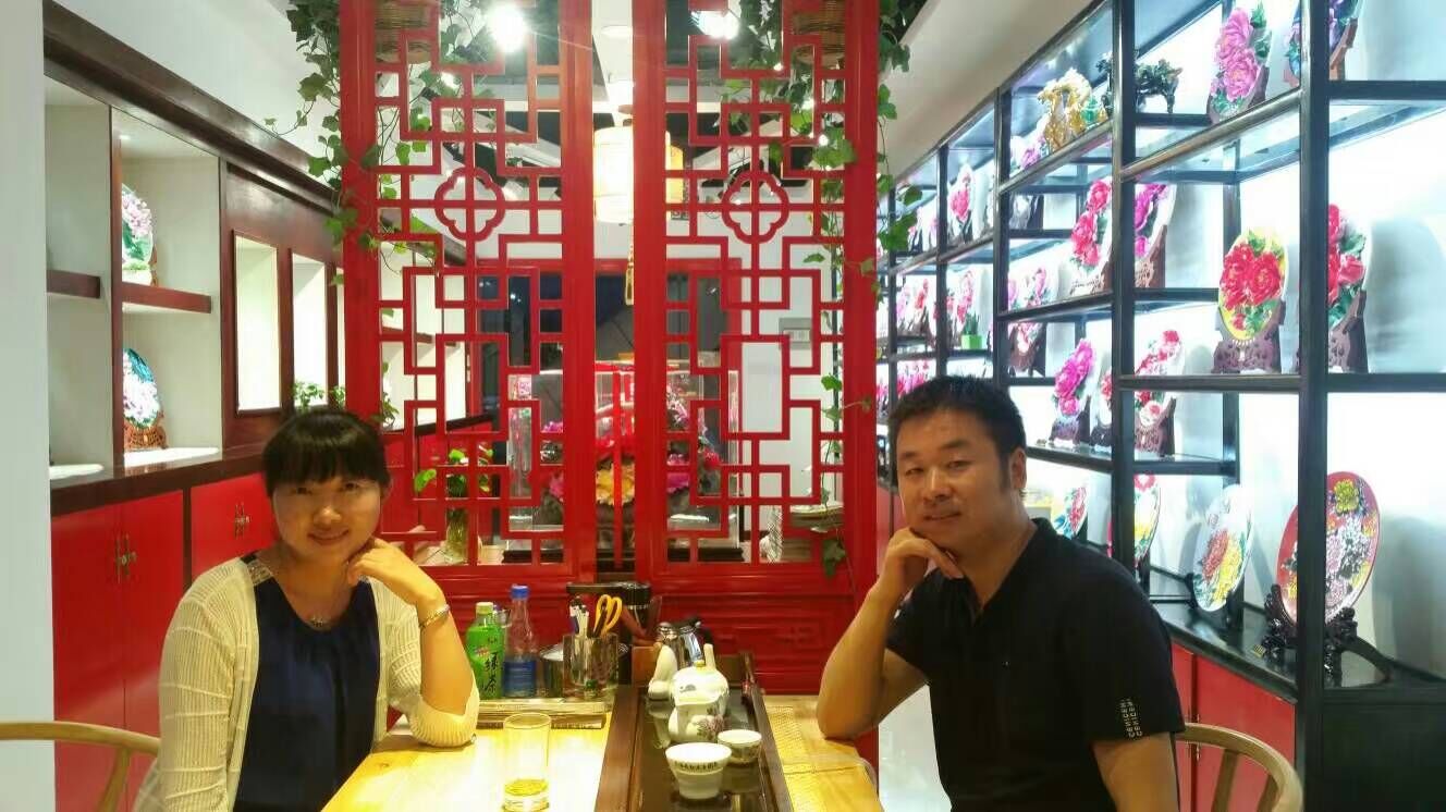三个黑人玩一个女4P文