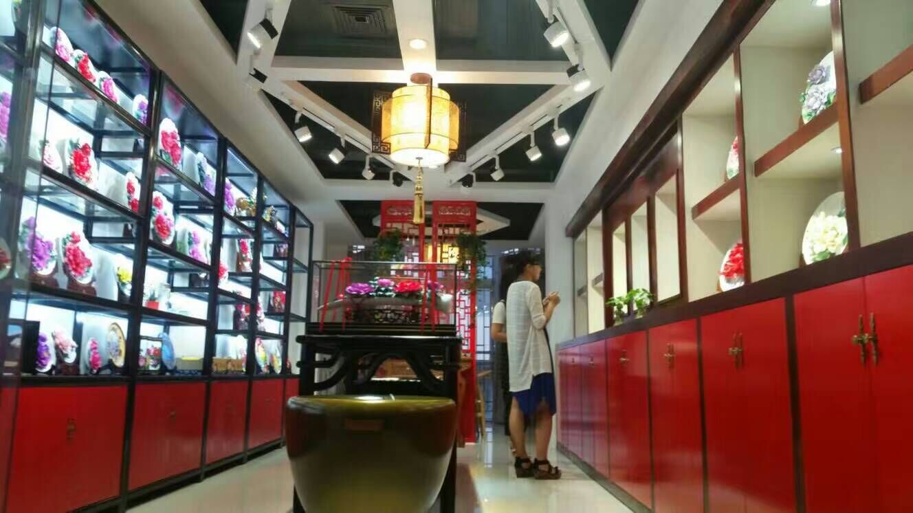 三个黑人玩一个女4P文