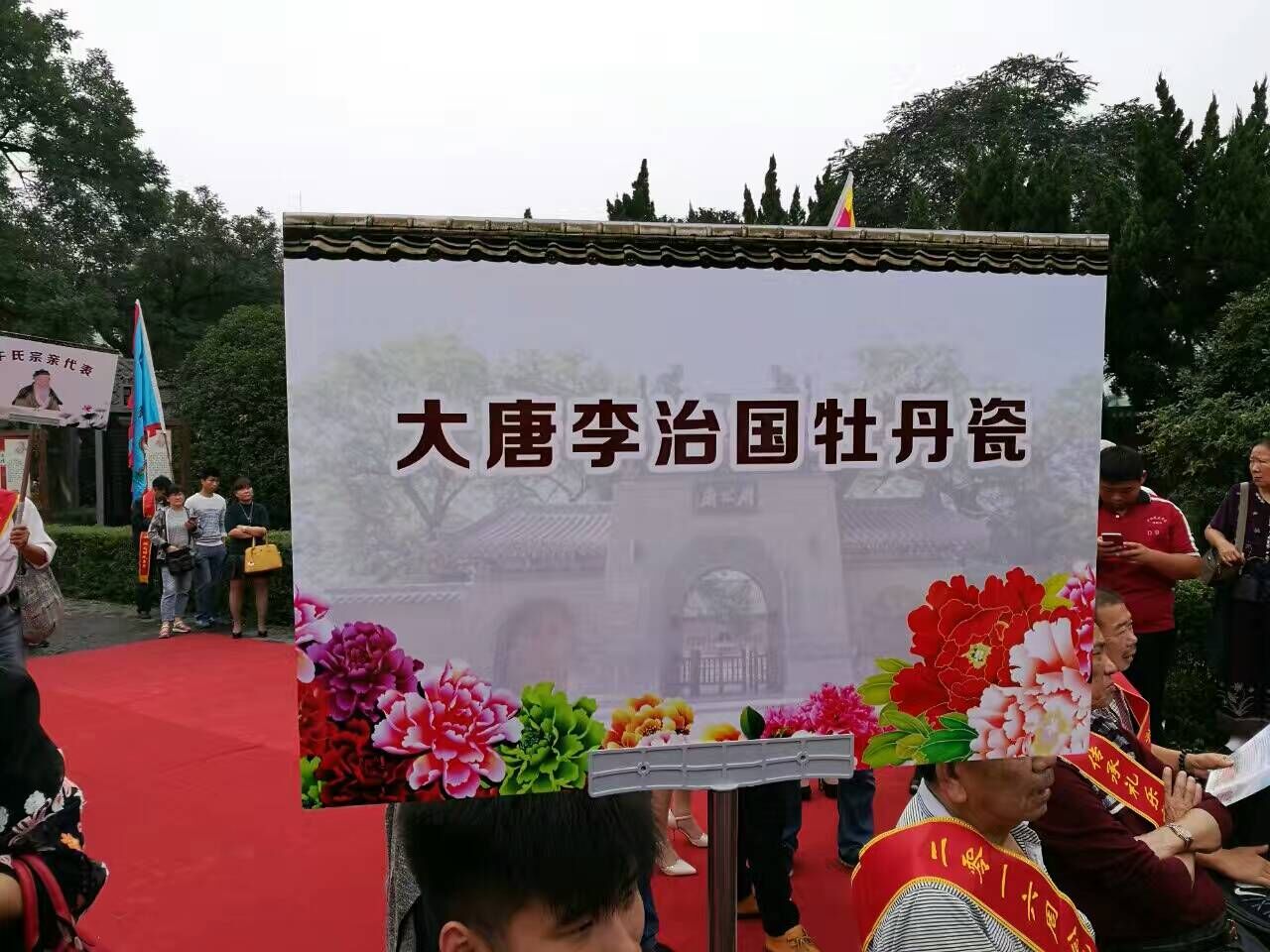 三个黑人玩一个女4P文