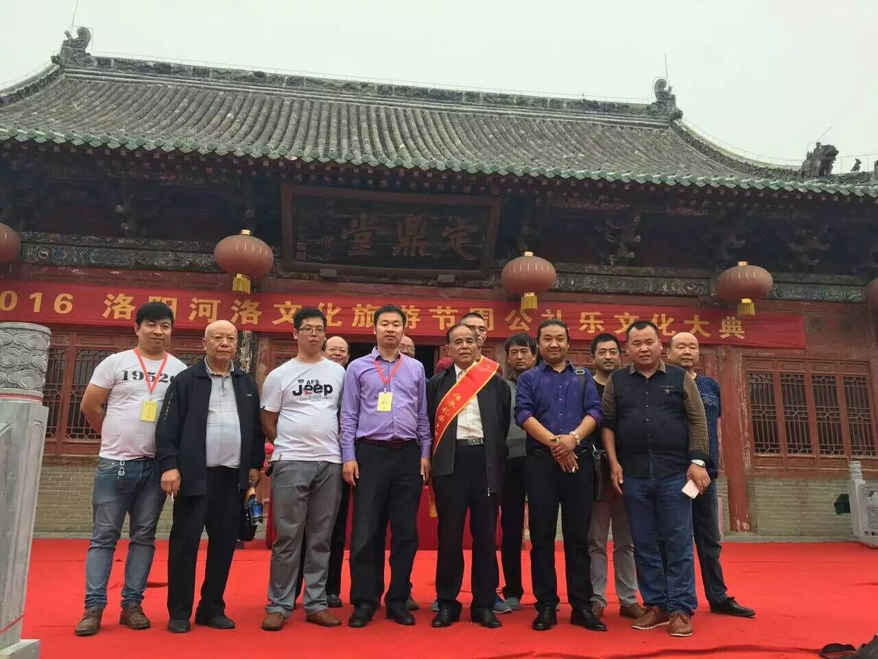 三个黑人玩一个女4P文